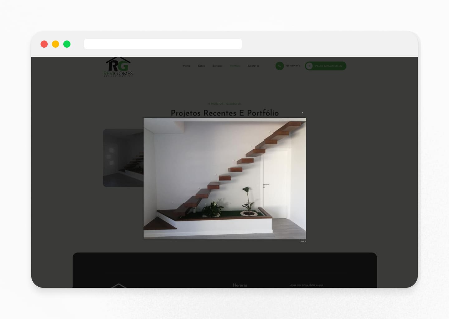 Galeria de projetos do website desenvolvido para a Revigomes, mostrando aplicação de pavimentos, pladur e alumínios